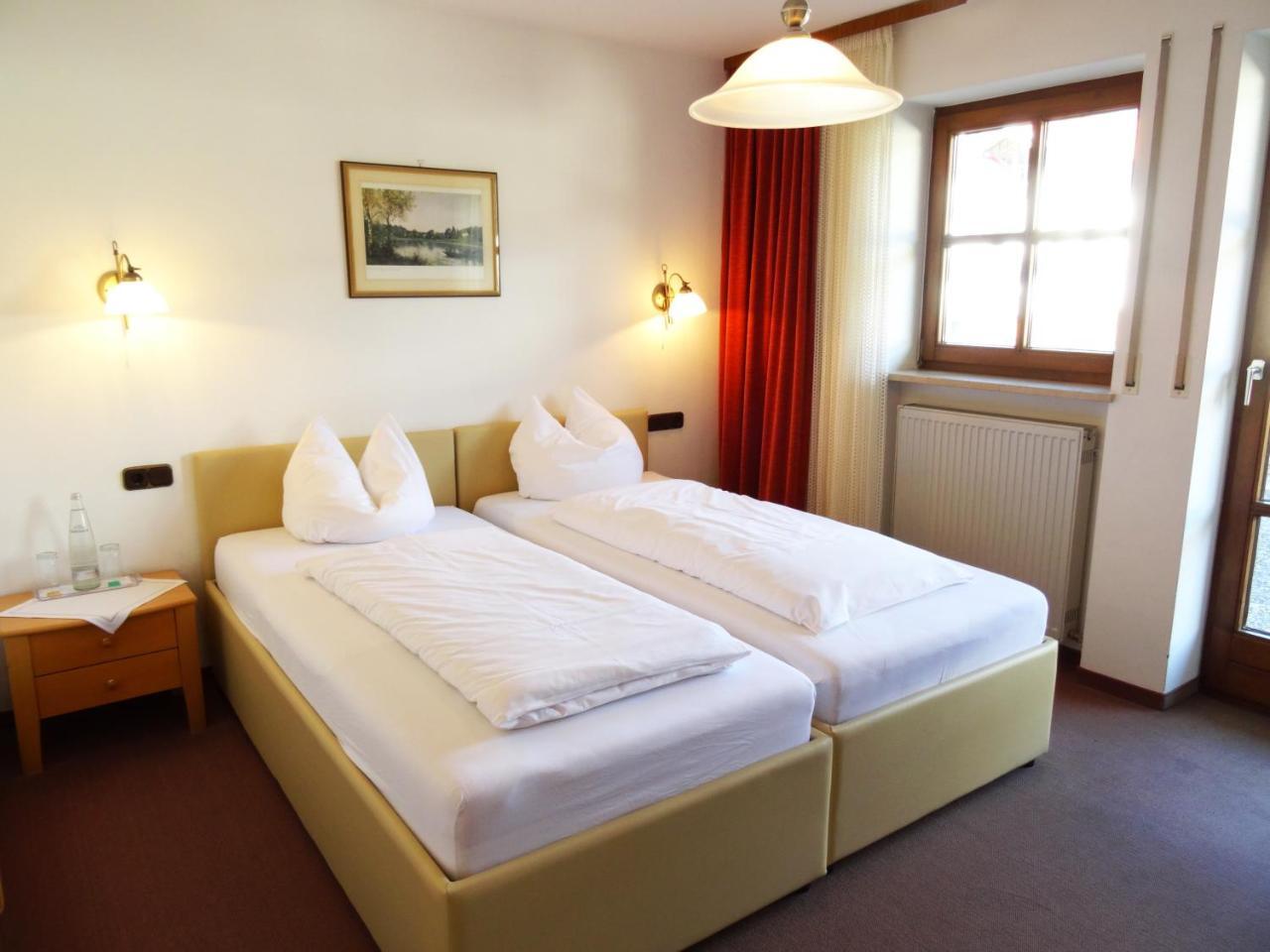 Hotel Gasthof Forelle Siegsdorf Exterior photo